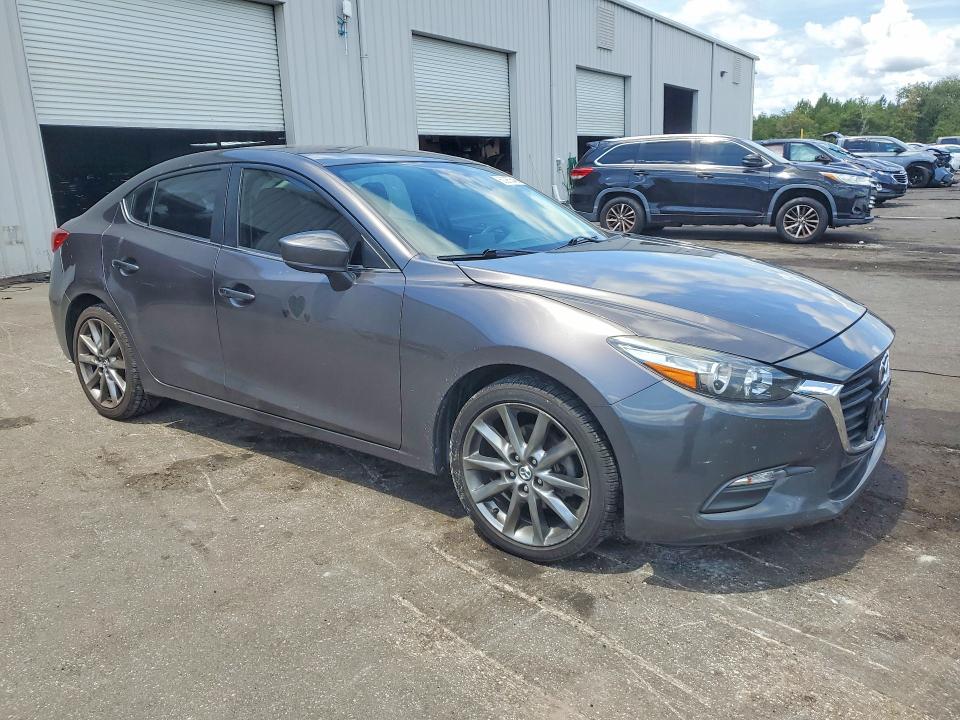 60263486 :رقم المزاد ، 3MZBN1V35JM197259 vin ، 2018 Mazda 3 مزاد بيع