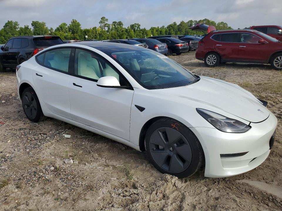 61839286 :رقم المزاد ، 5YJ3E1EA1NF315372 vin ، 2022 Tesla Model 3 مزاد بيع