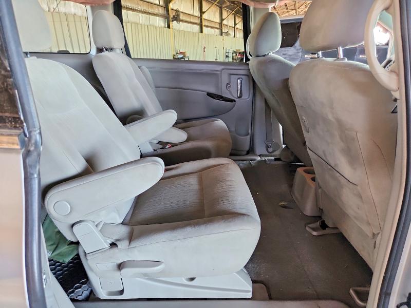 62237846 :رقم المزاد ، JN8AE2KP3B9012674 vin ، 2011 Nissan Quest مزاد بيع