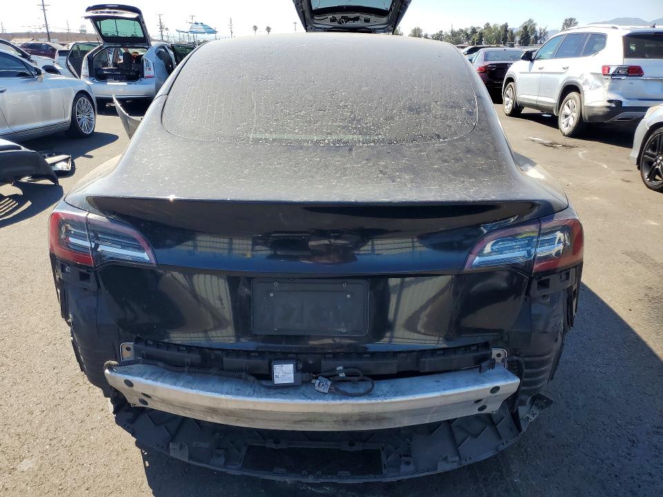 60870126 :رقم المزاد ، 5YJ3E1EB4LF735164 vin ، 2020 Tesla Model 3 مزاد بيع