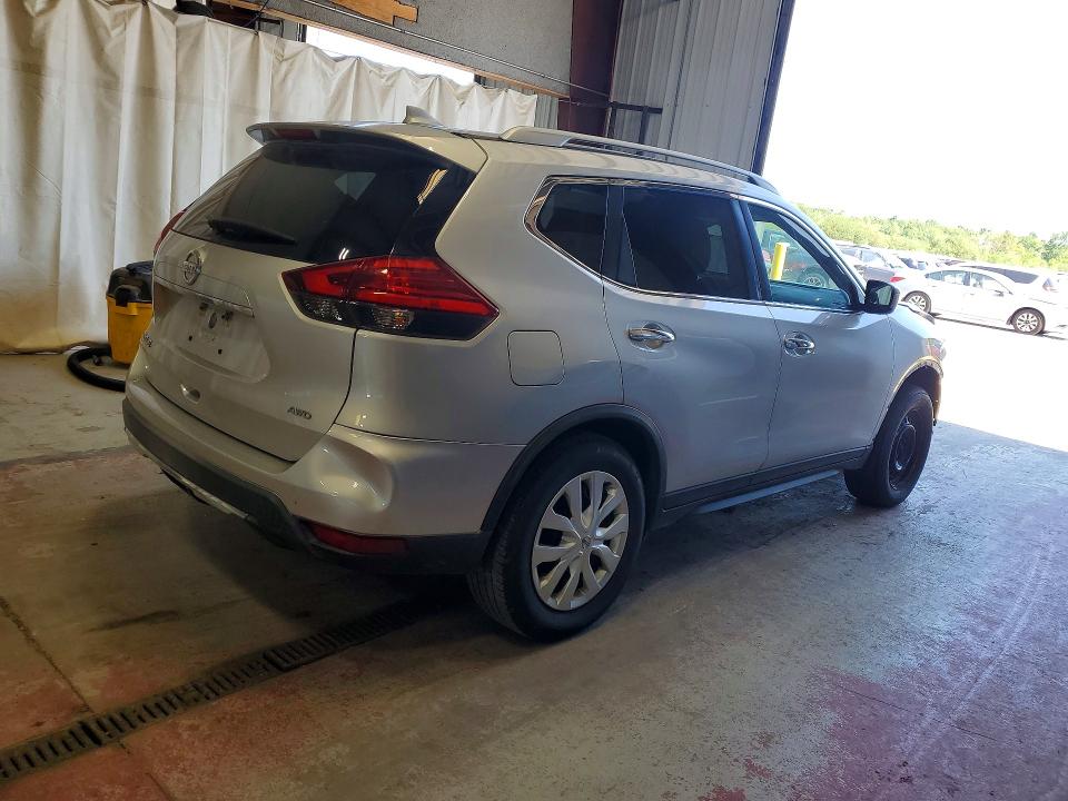 62978386 :رقم المزاد ، KNMAT2MV3HP517647 vin ، 2017 Nissan Rogue مزاد بيع