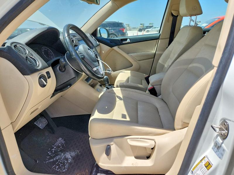 2017 Volkswagen Tiguan მანქანა იყიდება აუქციონზე, vin: WVGBV7AX9HK028390, აუქციონის ნომერი: 62801816