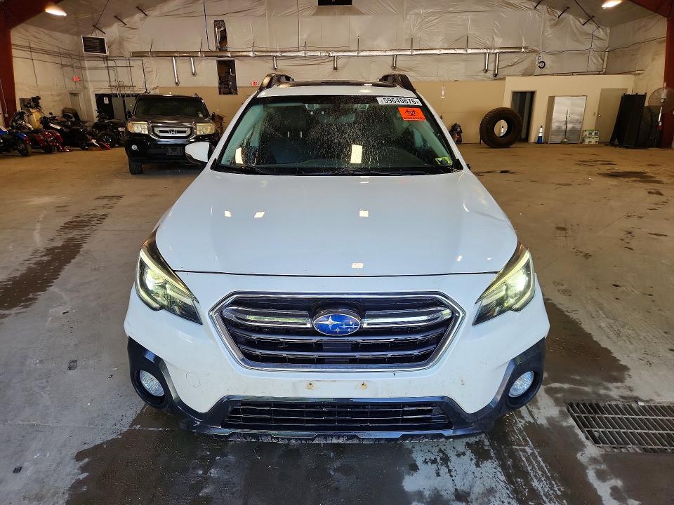 59640676 :رقم المزاد ، 4S4BSANCXJ3385431 vin ، 2018 Subaru Outback مزاد بيع
