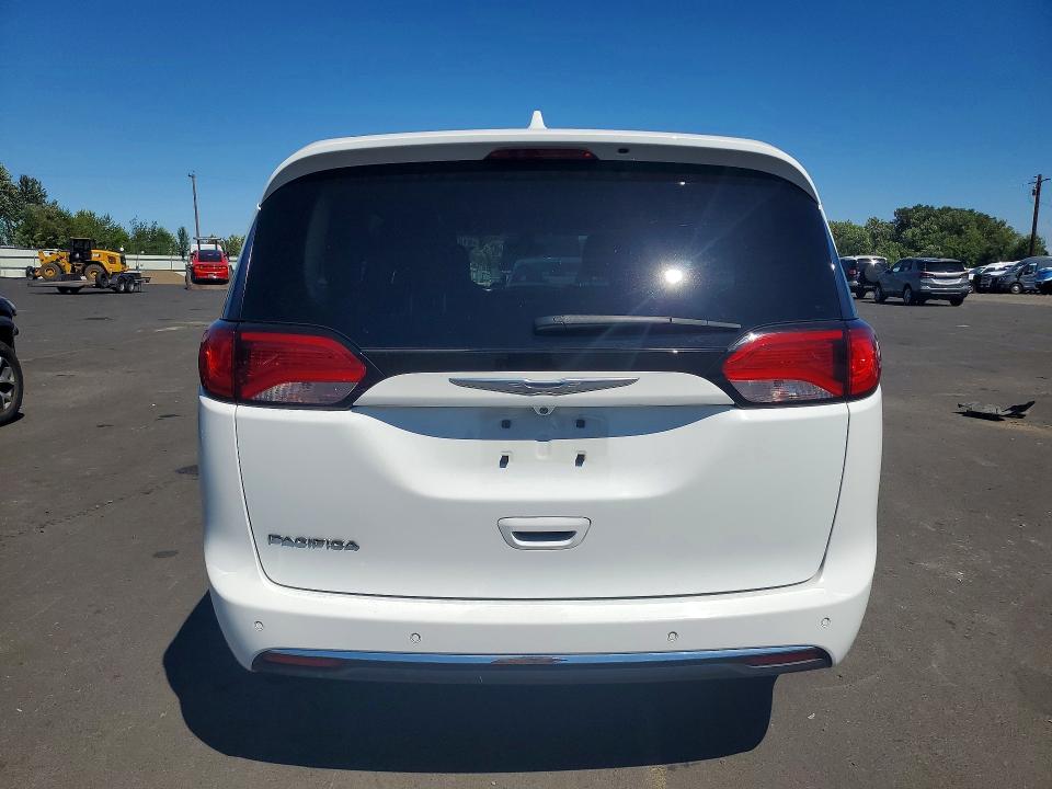 61233876 :رقم المزاد ، 2C4RC1BG1HR816117 vin ، 2017 Chrysler Pacifica مزاد بيع