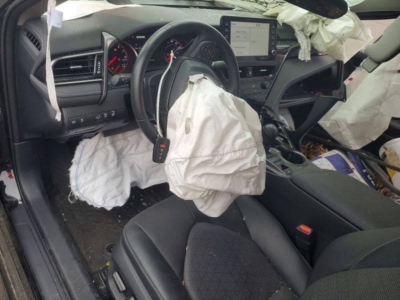 60973966 :رقم المزاد ، 4T1K61BKXNU069351 vin ، 2022 Toyota Camry مزاد بيع