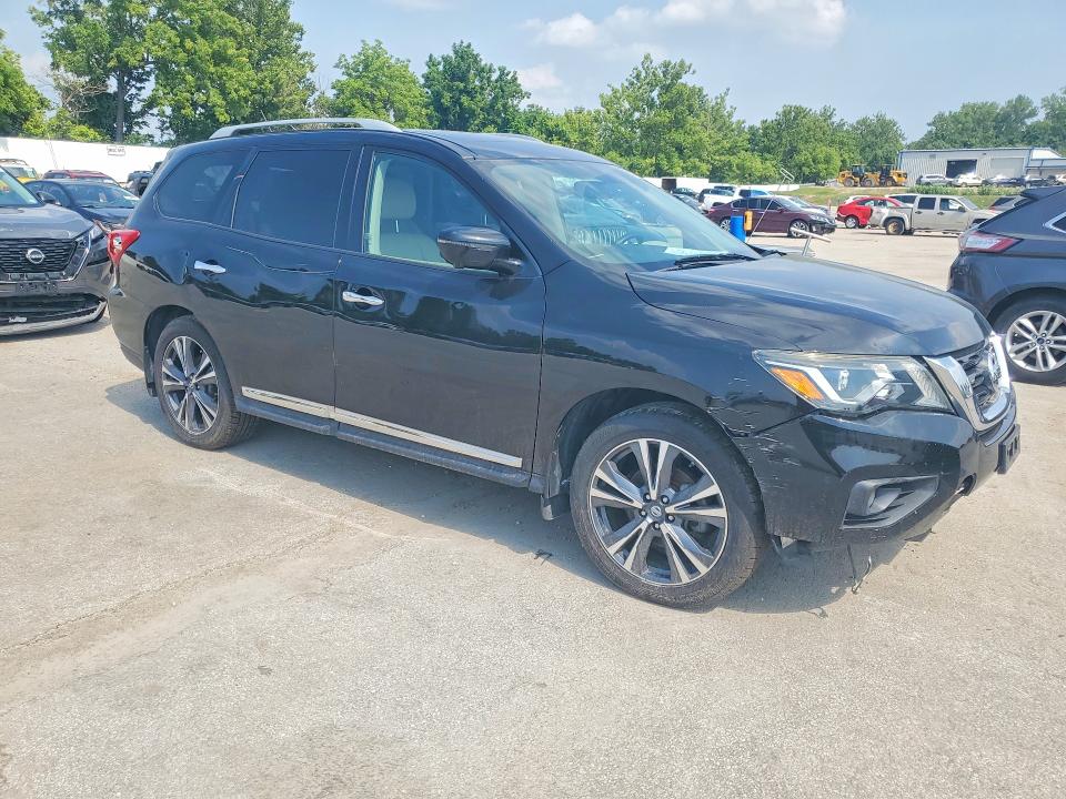 Продажа на аукционе авто 2017 Nissan Pathfinder, vin: 5N1DR2MN7HC624439, номер лота: 61736696