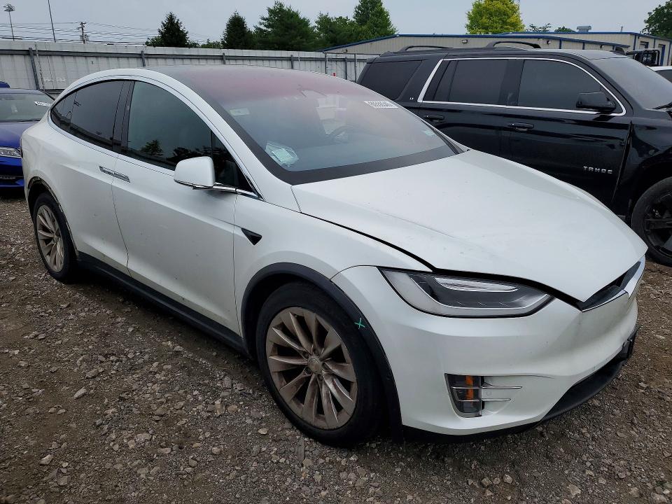 60556546 :رقم المزاد ، 5YJXCBE29GF022814 vin ، 2016 Tesla Model X مزاد بيع