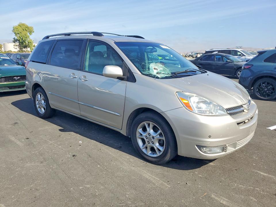 59729666 :رقم المزاد ، 5TDBA22CX4S018310 vin ، 2004 Toyota Sienna مزاد بيع