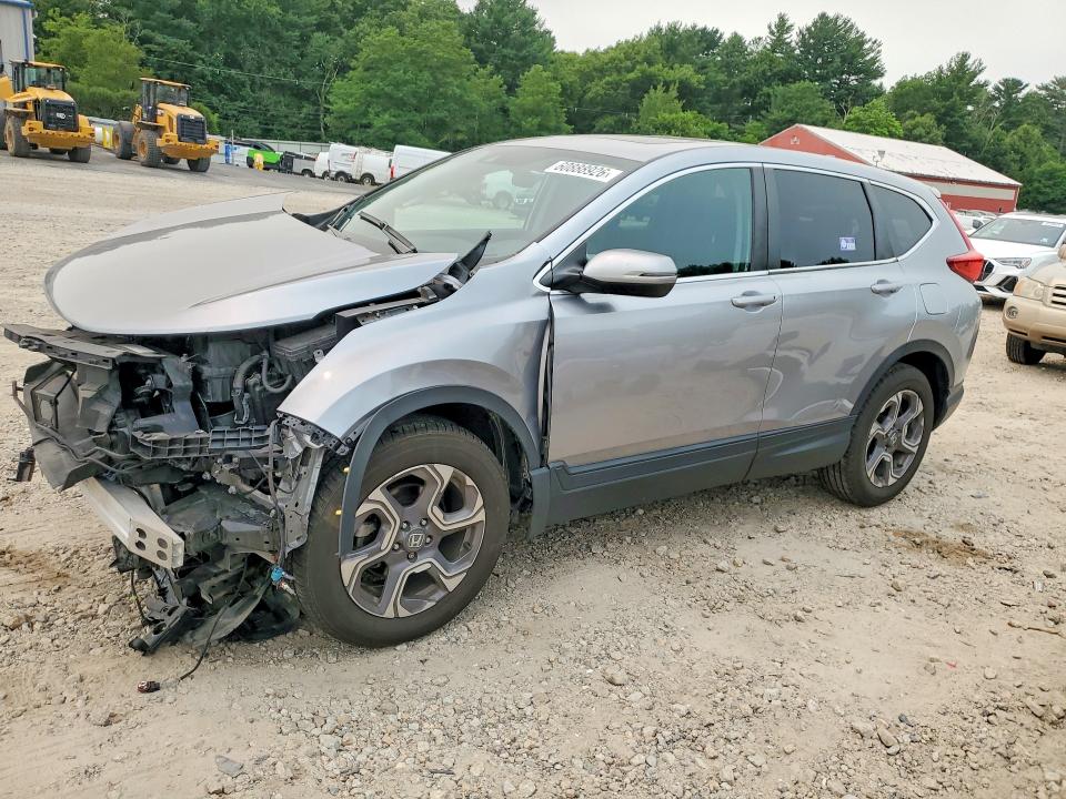 60888926 :رقم المزاد ، 7FARW2H57JE056901 vin ، 2018 Honda Cr-v مزاد بيع
