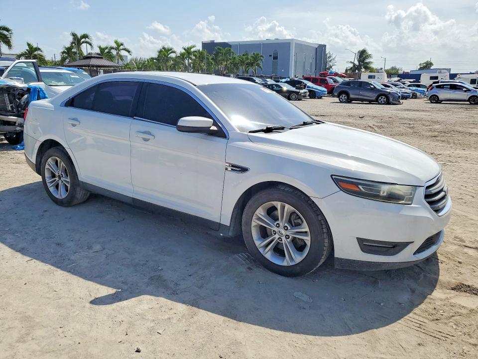 2014 Ford Taurus მანქანა იყიდება აუქციონზე, vin: 1FAHP2E83EG173573, აუქციონის ნომერი: 61779526