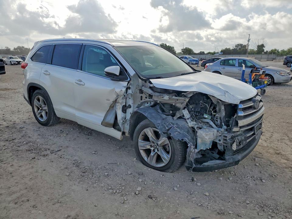 59705426 :رقم المزاد ، 5TDYZRFH8HS192030 vin ، 2017 Toyota Highlander مزاد بيع