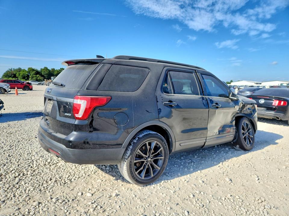 2017 Ford Explorer მანქანა იყიდება აუქციონზე, vin: 1FM5K8D87HGB21363, აუქციონის ნომერი: 60819346