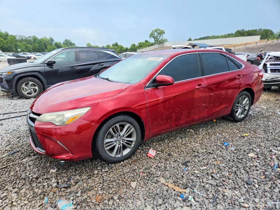 60919356 :رقم المزاد ، 4T1BF1FK5FU915039 vin ، 2015 Toyota Camry مزاد بيع