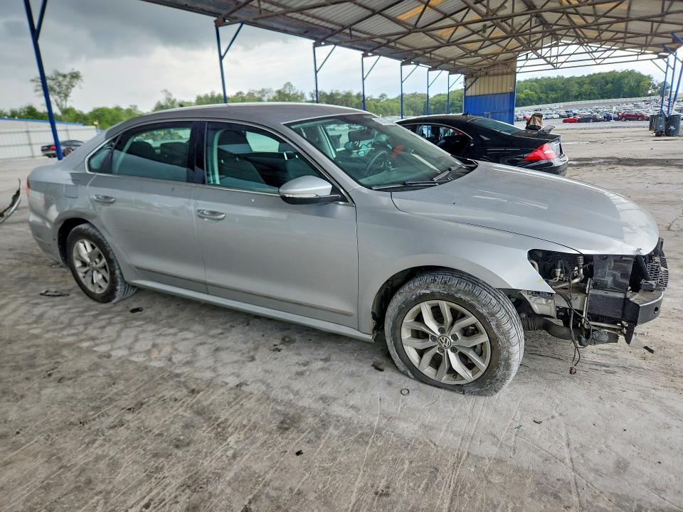 62651856 :رقم المزاد ، 1VWAT7A38HC072701 vin ، 2017 Volkswagen Passat مزاد بيع