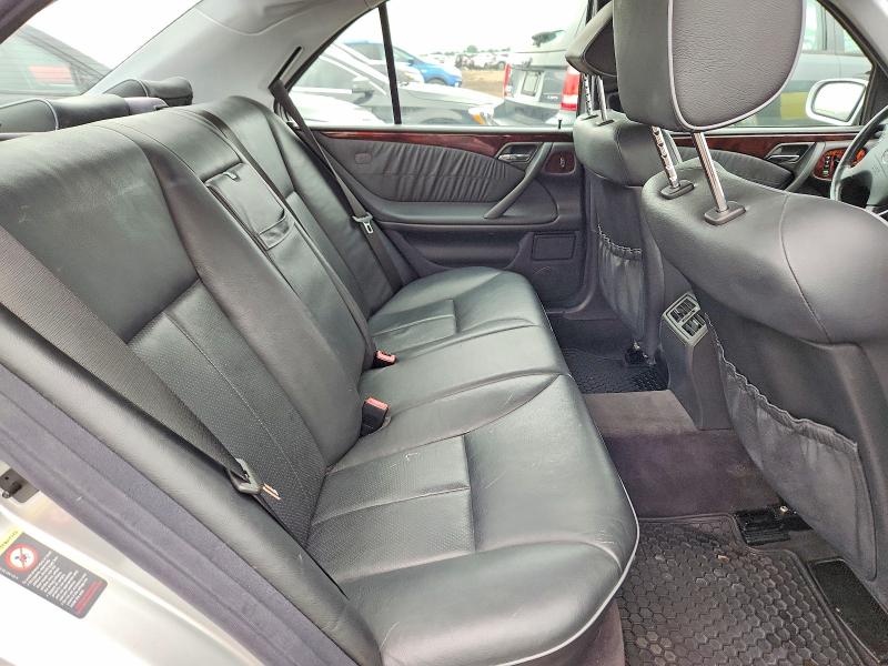 2001 Mercedes-benz E მანქანა იყიდება აუქციონზე, vin: WDBJF83J61X053203, აუქციონის ნომერი: 62960096