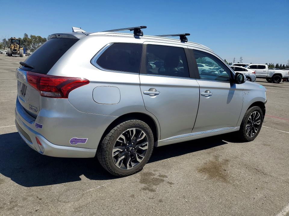 Продаж на аукціоні авто 2018 Mitsubishi Outlander, vin: JA4J24A55JZ048147, номер лоту: 63689276