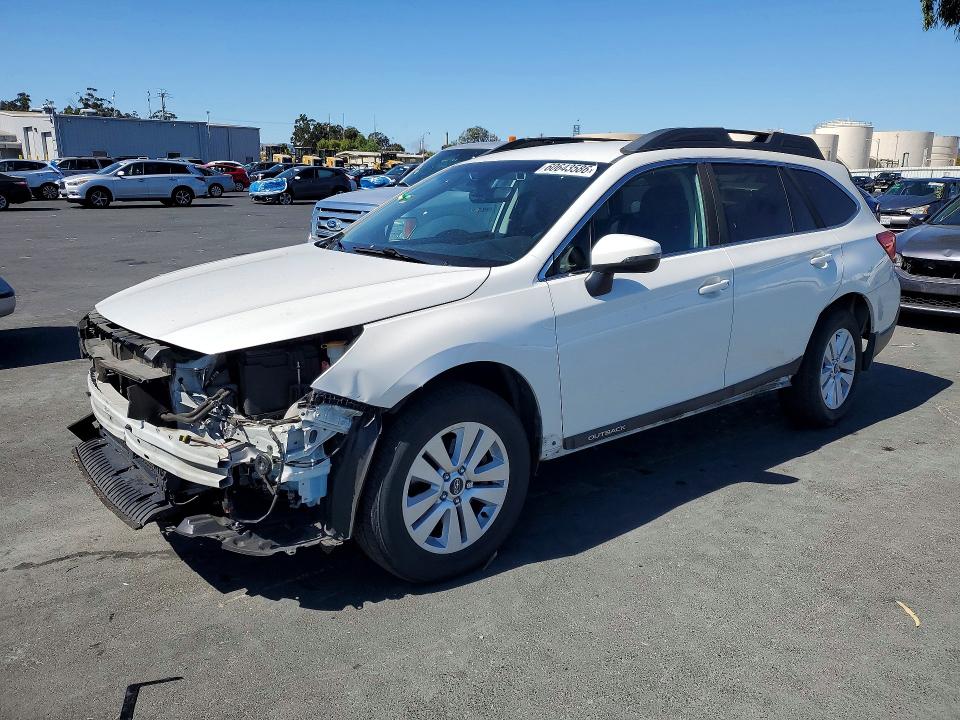 60643586 :رقم المزاد ، 4S4BSAFC6J3219986 vin ، 2018 Subaru Outback مزاد بيع