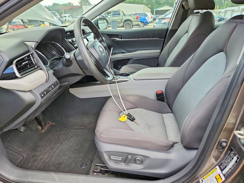 62546436 :رقم المزاد ، 4T1B11HK6KU806742 vin ، 2019 Toyota Camry مزاد بيع