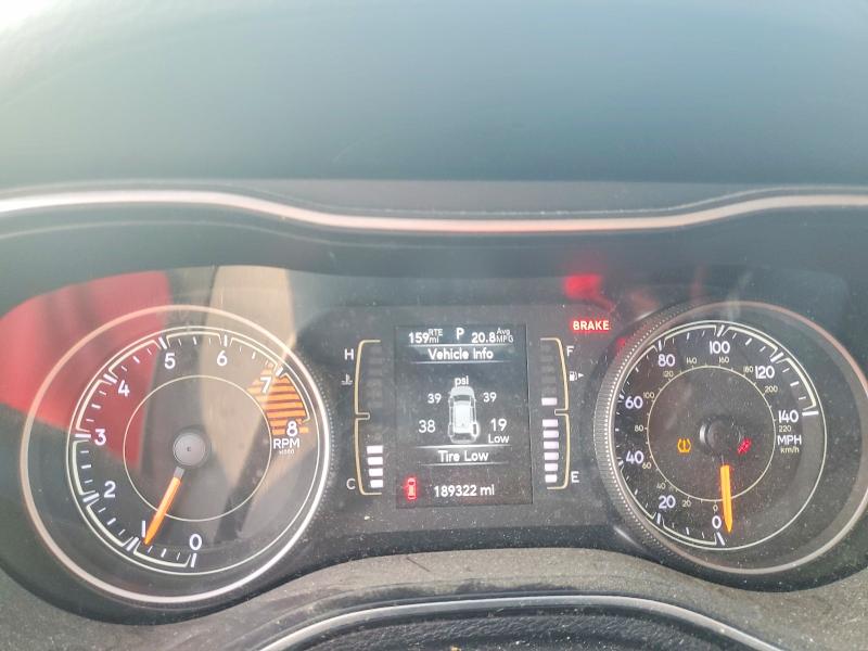 61370406 :رقم المزاد ، 1C4PJMCXXKD102686 vin ، 2019 Jeep Cherokee مزاد بيع