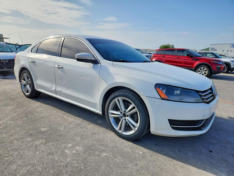 Продажа на аукционе авто 2014 Volkswagen Passat, vin: 1VWBH7A35EC010013, номер лота: 60427696