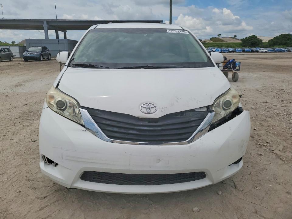 2011 Toyota Sienna მანქანა იყიდება აუქციონზე, vin: 5TDKK3DC1BS004759, აუქციონის ნომერი: 63595116