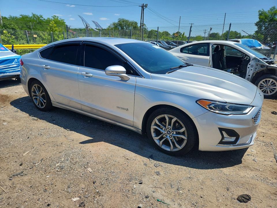 62511416 :رقم المزاد ، 3FA6P0RU5KR138797 vin ، 2019 Ford Fusion مزاد بيع