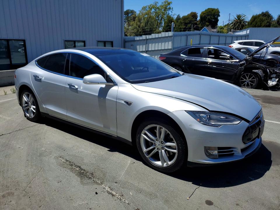 Продажа на аукционе авто 2013 Tesla Model S, vin: 5YJSA1CN3DFP13548, номер лота: 61147316
