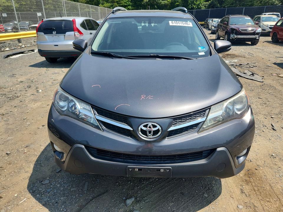 Продаж на аукціоні авто 2015 Toyota Rav4, vin: JTMRFREV2FD132399, номер лоту: 61044646