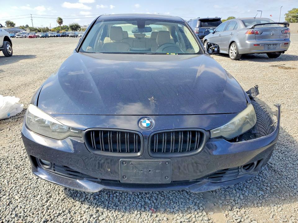59716096 :رقم المزاد ، WBA3C1C5XEK109589 vin ، 2014 Bmw 328 مزاد بيع