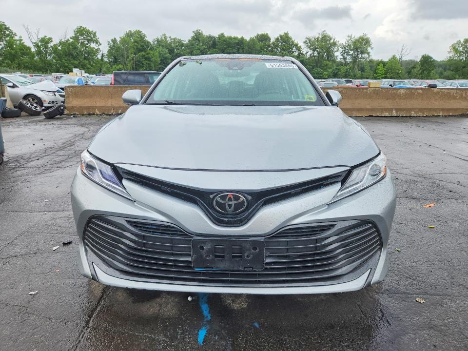 61563866 :رقم المزاد ، 4T1B11HK9KU746469 vin ، 2019 Toyota Camry مزاد بيع
