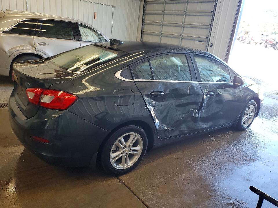 62776466 :رقم المزاد ، 1G1BE5SM8J7183978 vin ، 2018 Chevrolet Cruze مزاد بيع