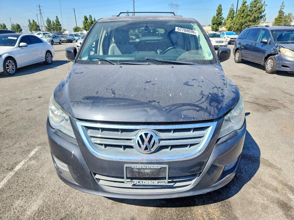 62788696 :رقم المزاد ، 2V4RW3DG9BR766550 vin ، 2011 Volkswagen Routan مزاد بيع