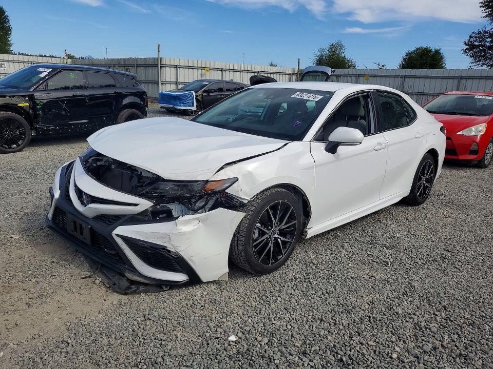 63221816 :رقم المزاد ، 4T1G31AK3NU594753 vin ، 2022 Toyota Camry Hybrid مزاد بيع