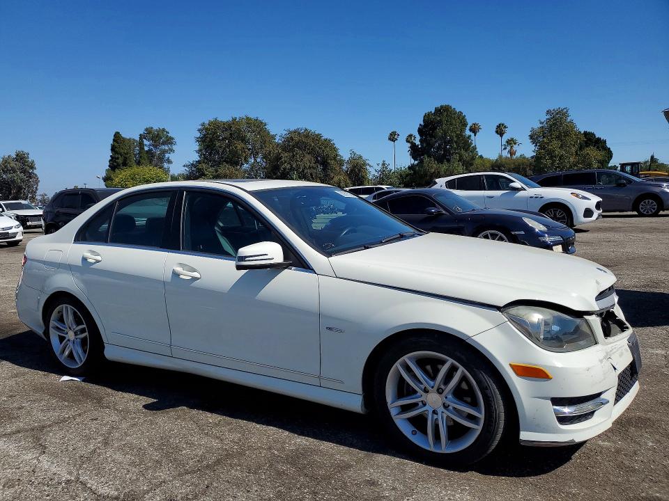 Продажа на аукционе авто 2012 Mercedes-benz C, vin: WDDGF4HB9CA602510, номер лота: 60901576