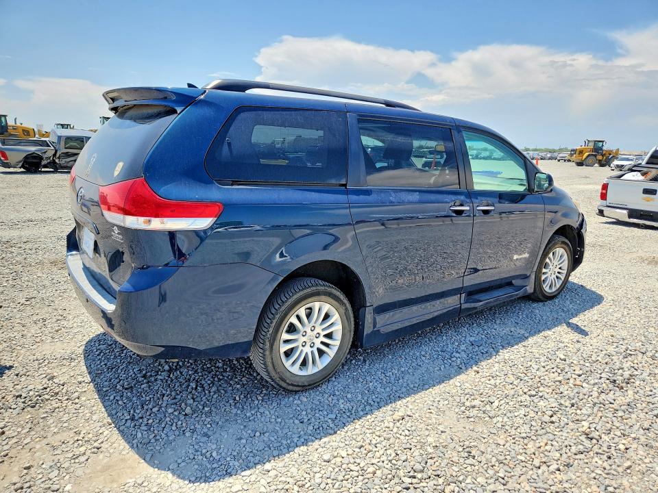 2012 Toyota Sienna მანქანა იყიდება აუქციონზე, vin: 5TDYK3DC6CS240187, აუქციონის ნომერი: 62237536