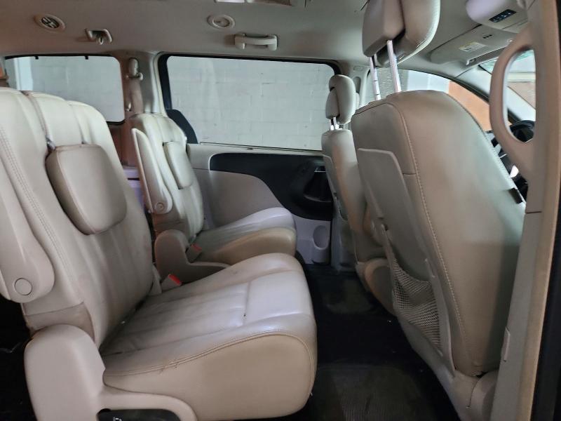 60791246 :رقم المزاد ، 2A4RR8DG9BR680258 vin ، 2011 Chrysler Town & Country مزاد بيع