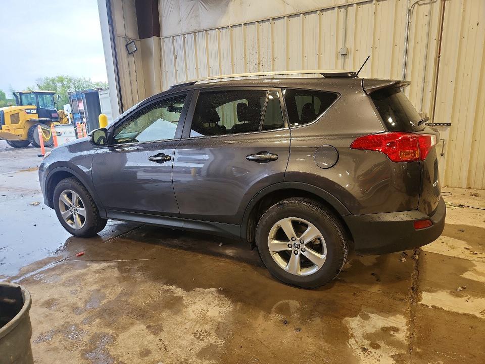 Продажа на аукционе авто 2015 Toyota Rav4, vin: JTMRFREV9FJ021608, номер лота: 61901426