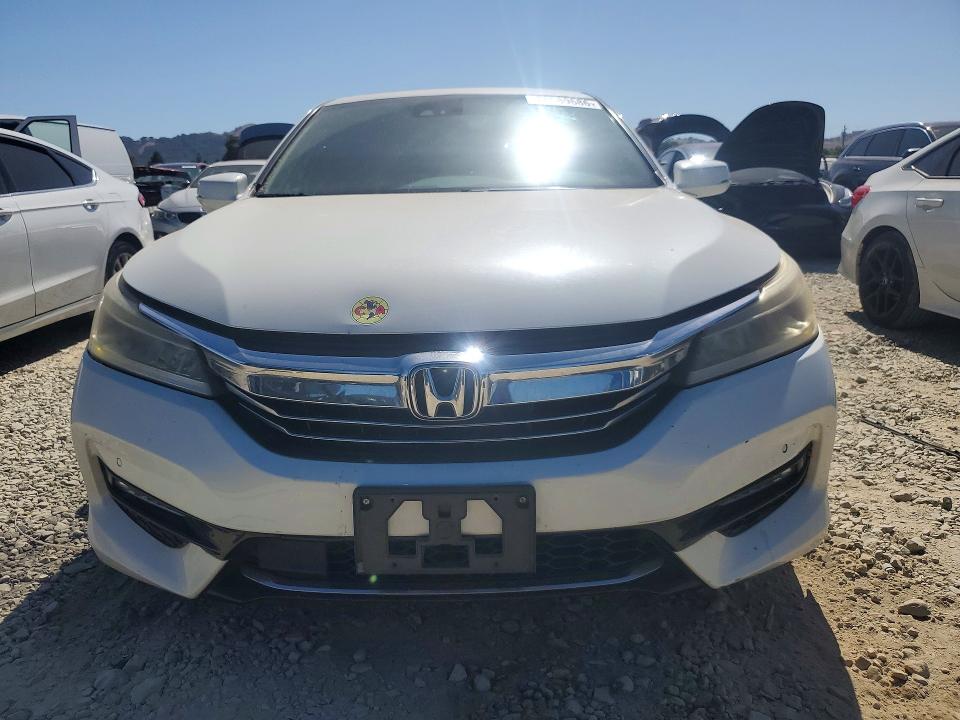 Продаж на аукціоні авто 2017 Honda Accord, vin: JHMCR6F72HC009043, номер лоту: 60989686