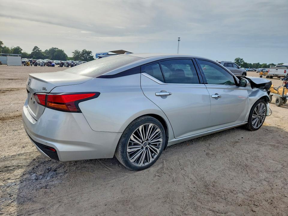 60806806 :رقم المزاد ، 1N4BL4EV6PN413569 vin ، 2023 Nissan Altima مزاد بيع