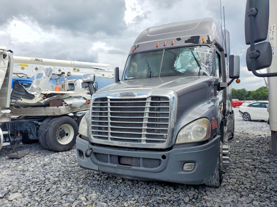 2013 Freightliner Cascadia მანქანა იყიდება აუქციონზე, vin: 1FUJGLDR8DSBT0396, აუქციონის ნომერი: 60985506