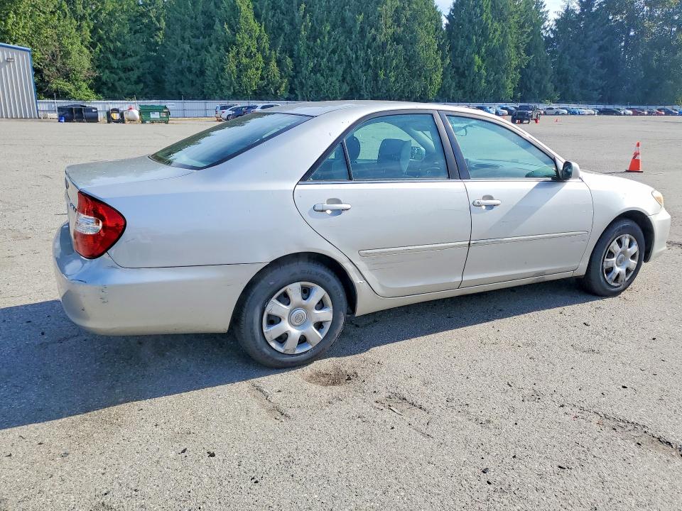 61965096 :رقم المزاد ، 4T1BE32K14U340729 vin ، 2004 Toyota Camry مزاد بيع