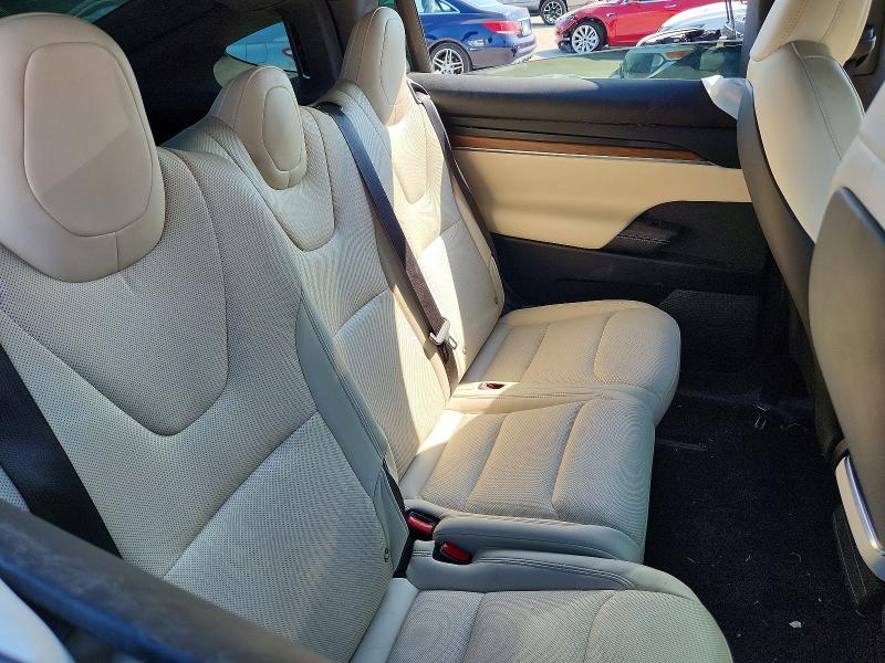 62081146 :رقم المزاد ، 7SAXCAE55NF357962 vin ، 2022 Tesla Model X مزاد بيع