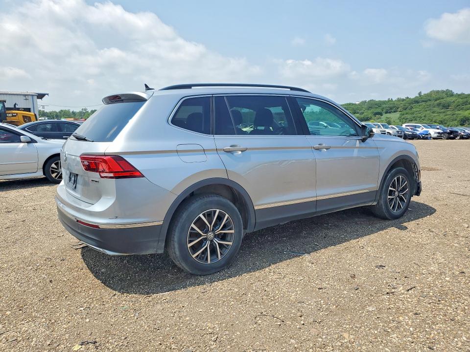 62575566 :رقم المزاد ، 3VV2B7AX8LM015596 vin ، 2020 Volkswagen Tiguan مزاد بيع