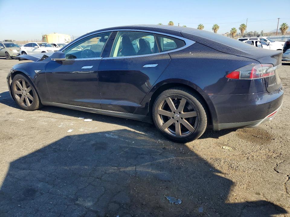 60838156 :رقم المزاد ، 5YJSA1S17EFP32698 vin ، 2014 Tesla Model S مزاد بيع