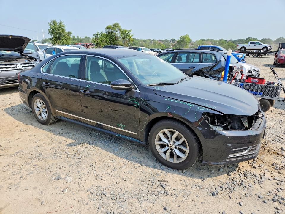 Продаж на аукціоні авто 2017 Volkswagen Passat, vin: 1VWAT7A32HC080177, номер лоту: 61727346