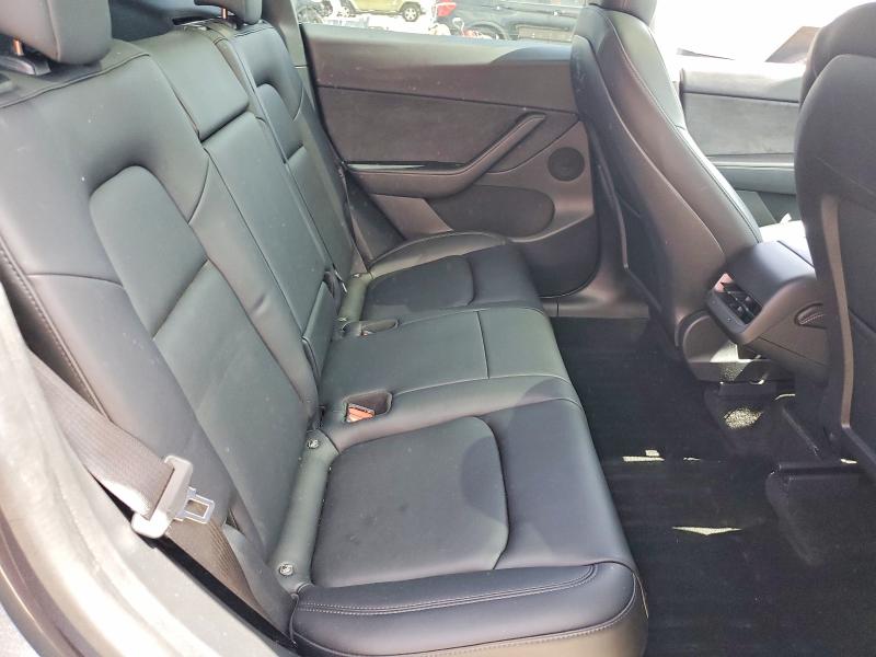 61085726 :رقم المزاد ، 7SAYGDEF2NF358005 vin ، 2022 Tesla Model Y مزاد بيع