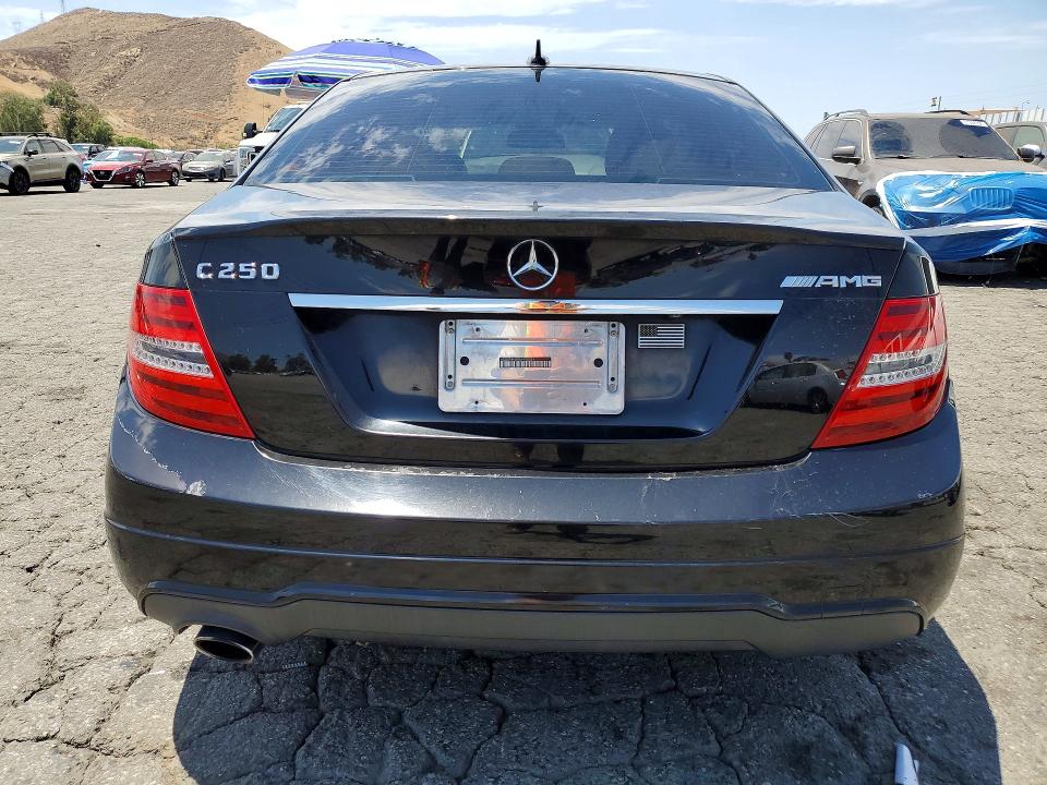 2014 Mercedes-benz C მანქანა იყიდება აუქციონზე, vin: WDDGF4HB8EA900324, აუქციონის ნომერი: 62243266