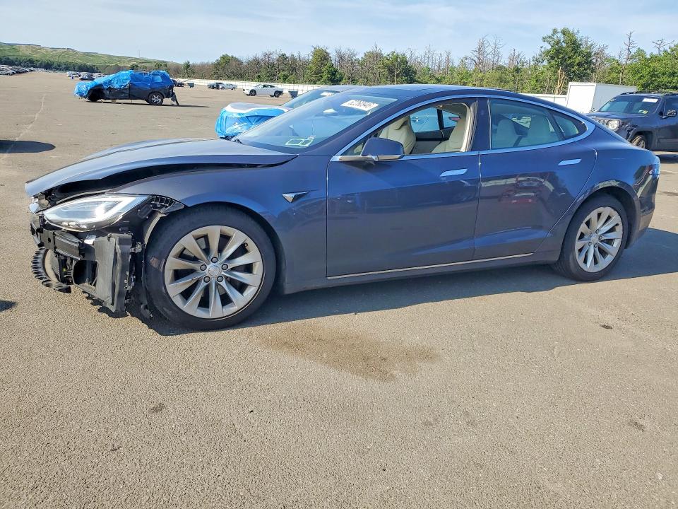 2018 Tesla Model S მანქანა იყიდება აუქციონზე, vin: 5YJSA1E26JF297011, აუქციონის ნომერი: 62260946
