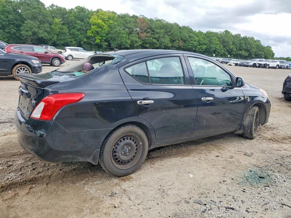60764076 :رقم المزاد ، 3N1CN7AP2EL840894 vin ، 2014 Nissan Versa مزاد بيع