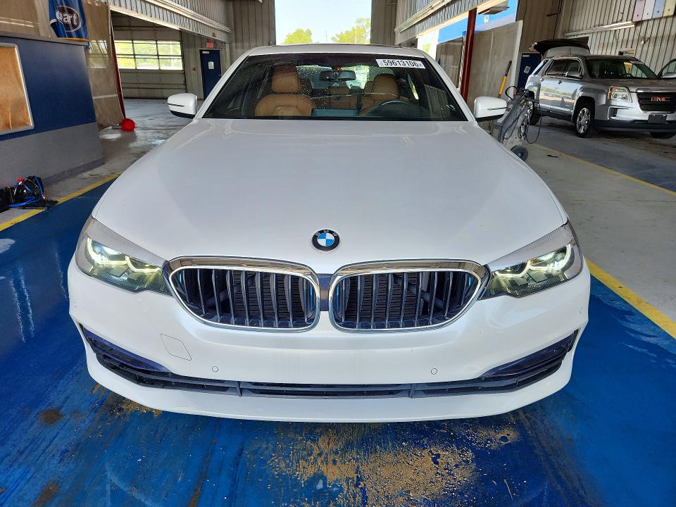 59613106 :رقم المزاد ، WBAJA9C59JB249025 vin ، 2018 Bmw 530e مزاد بيع